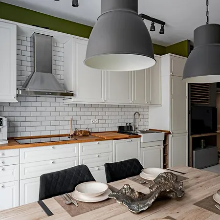 Synagogue Kira Apartment