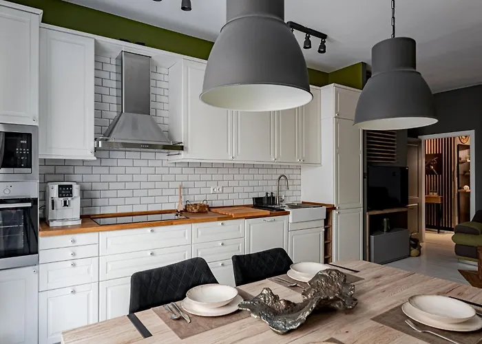 Synagogue Kira شقة